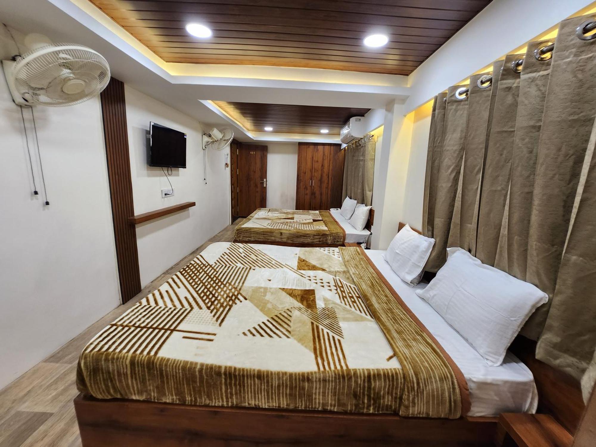 Hotel Anantshree Ujjain Ngoại thất bức ảnh