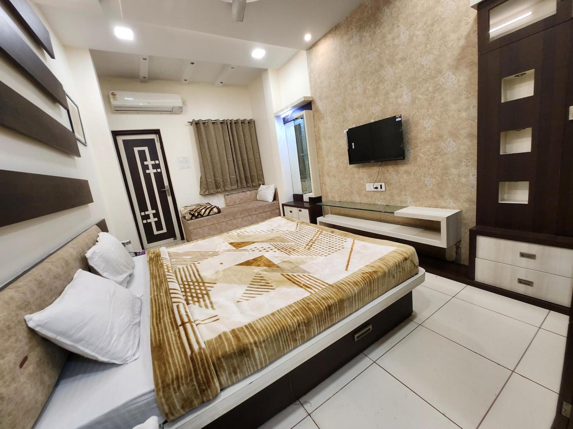 Hotel Anantshree Ujjain Ngoại thất bức ảnh