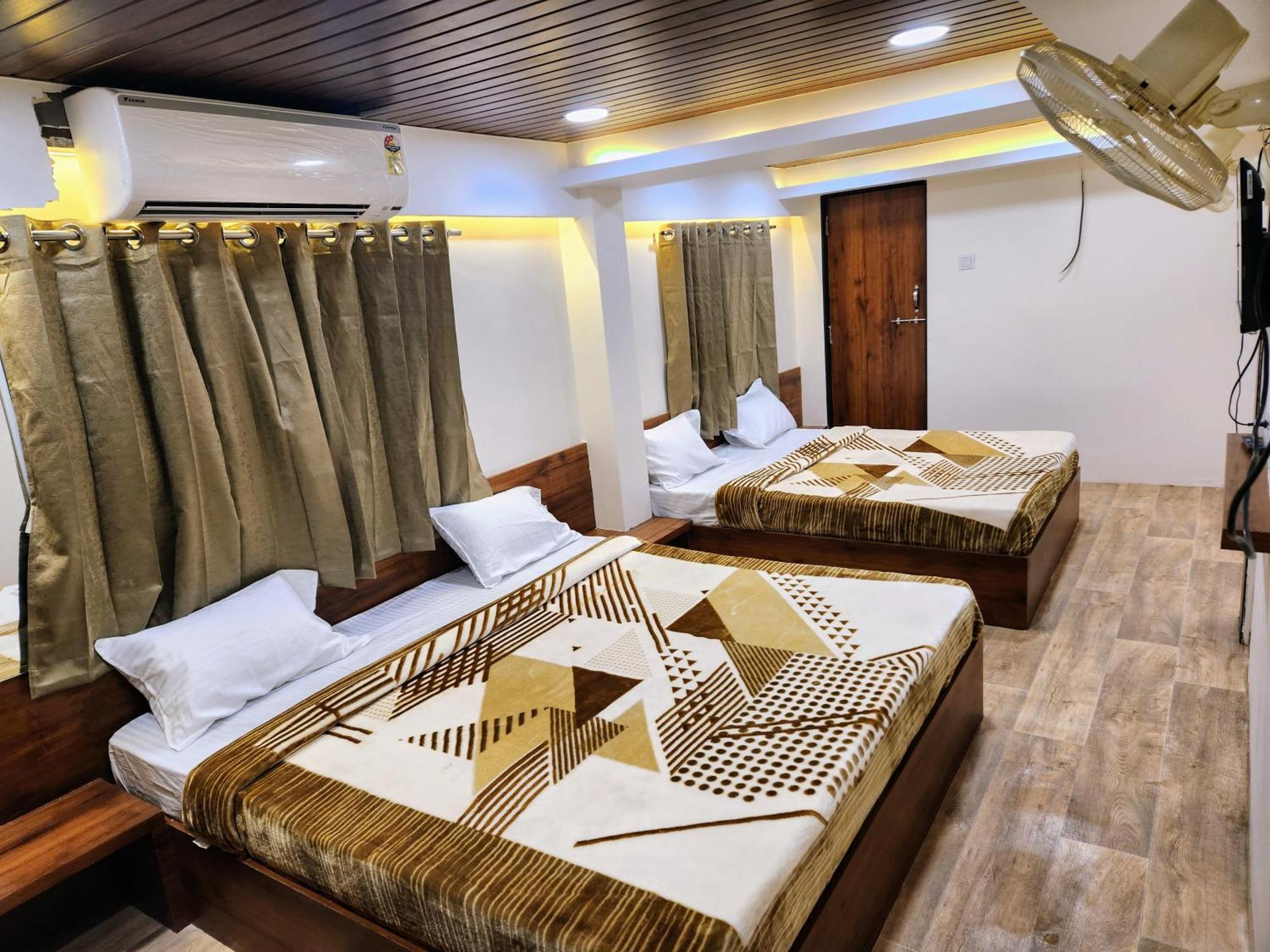Hotel Anantshree Ujjain Ngoại thất bức ảnh