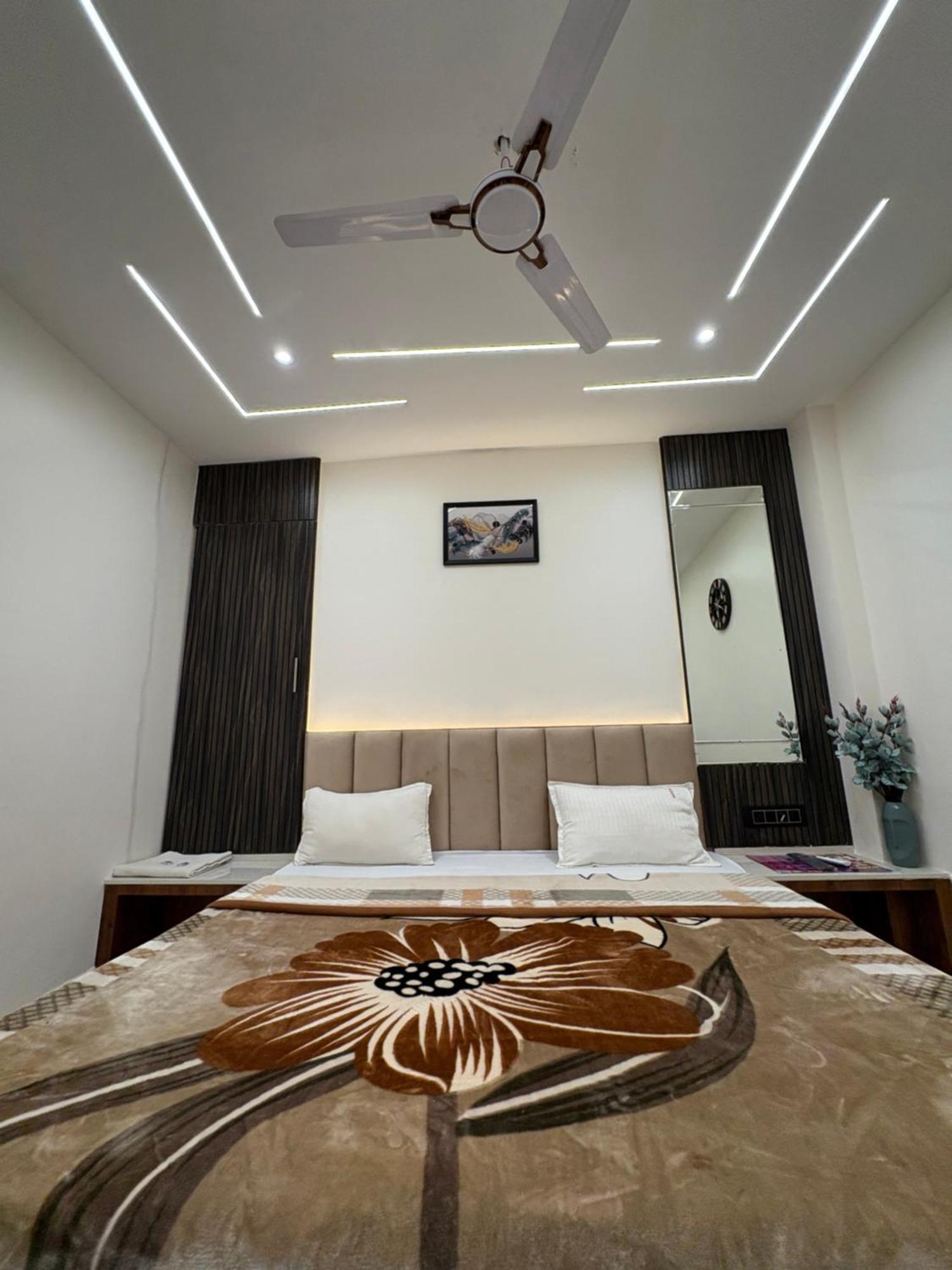 Hotel Anantshree Ujjain Ngoại thất bức ảnh