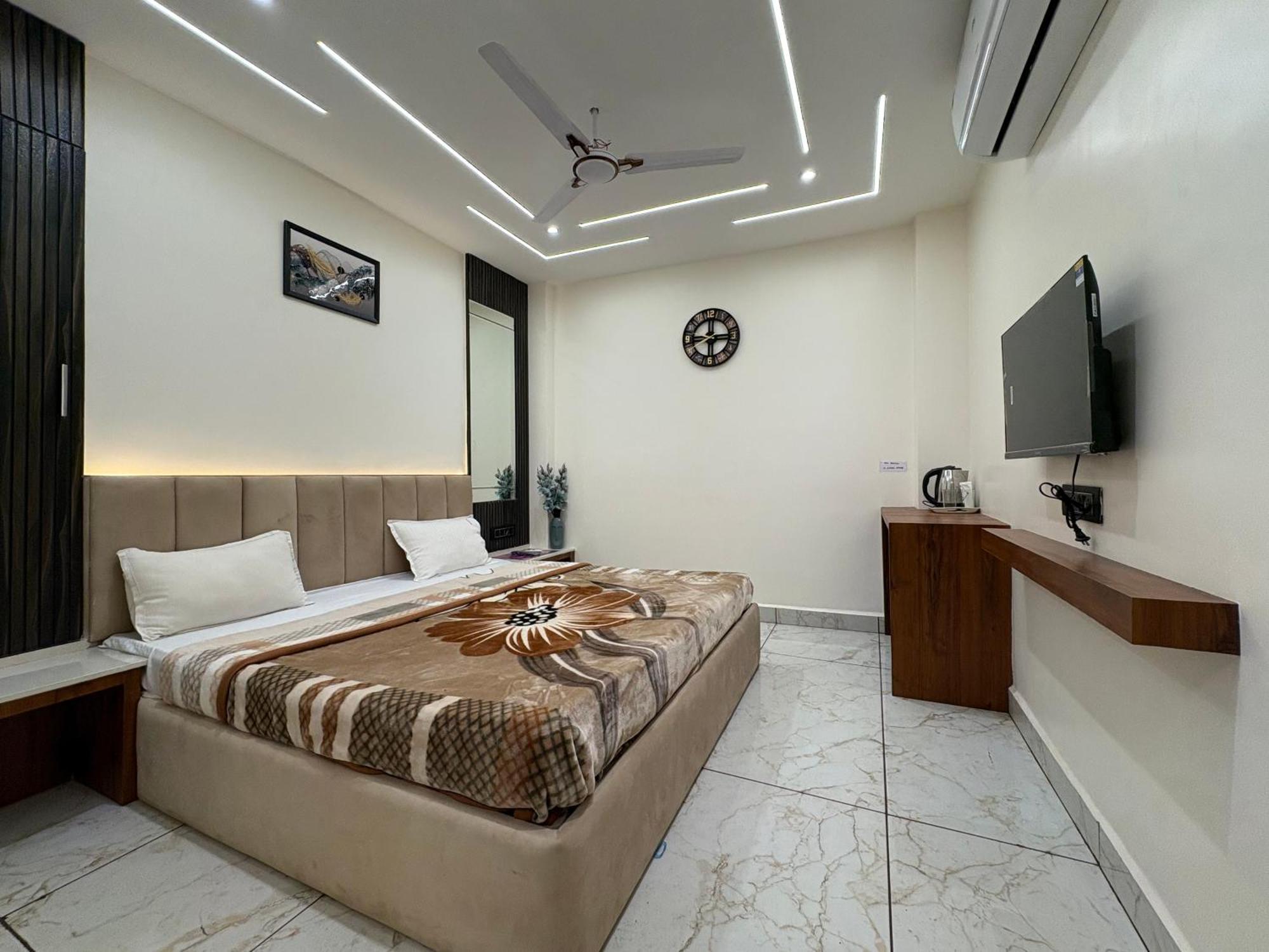 Hotel Anantshree Ujjain Ngoại thất bức ảnh
