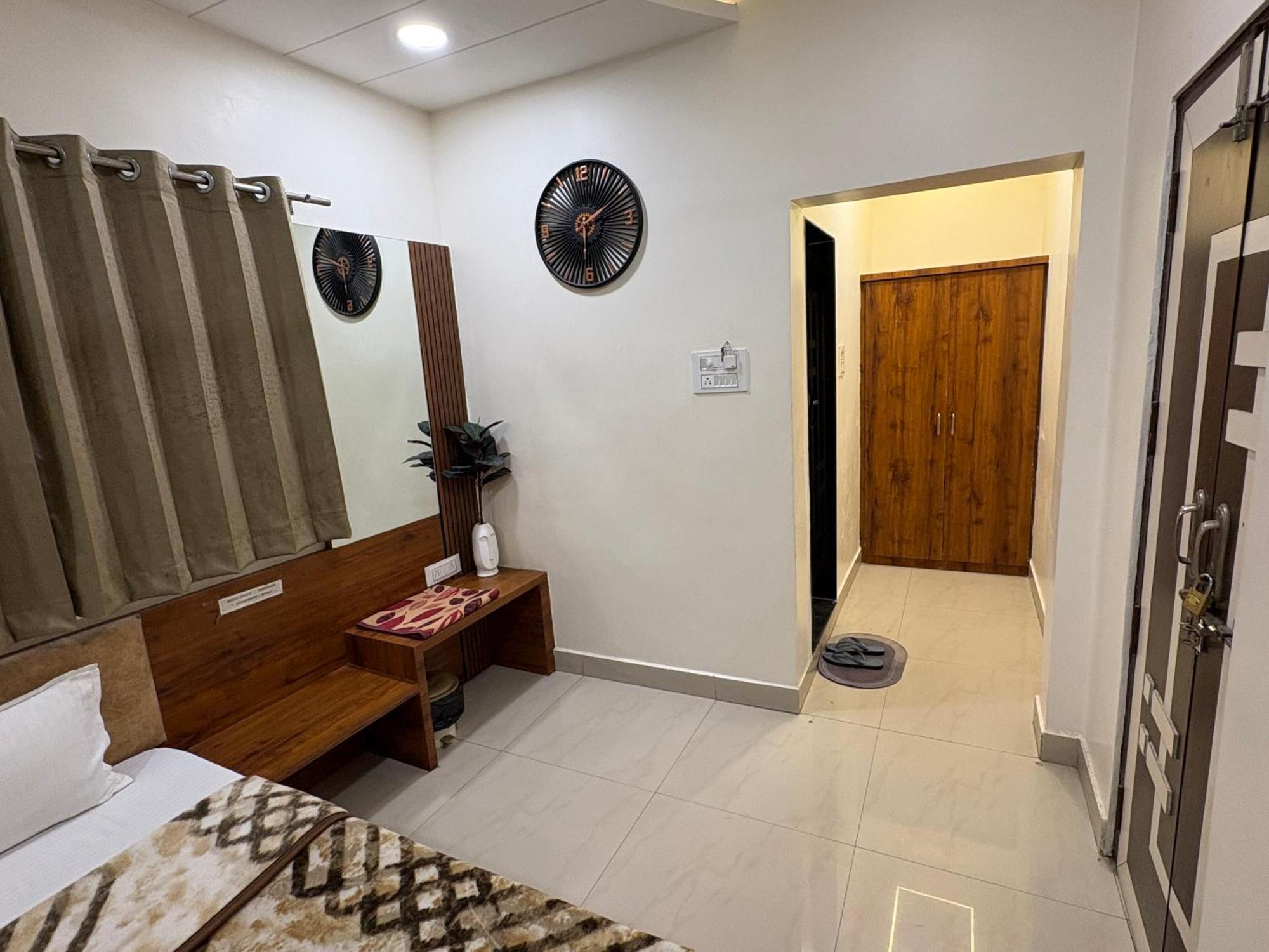 Hotel Anantshree Ujjain Ngoại thất bức ảnh