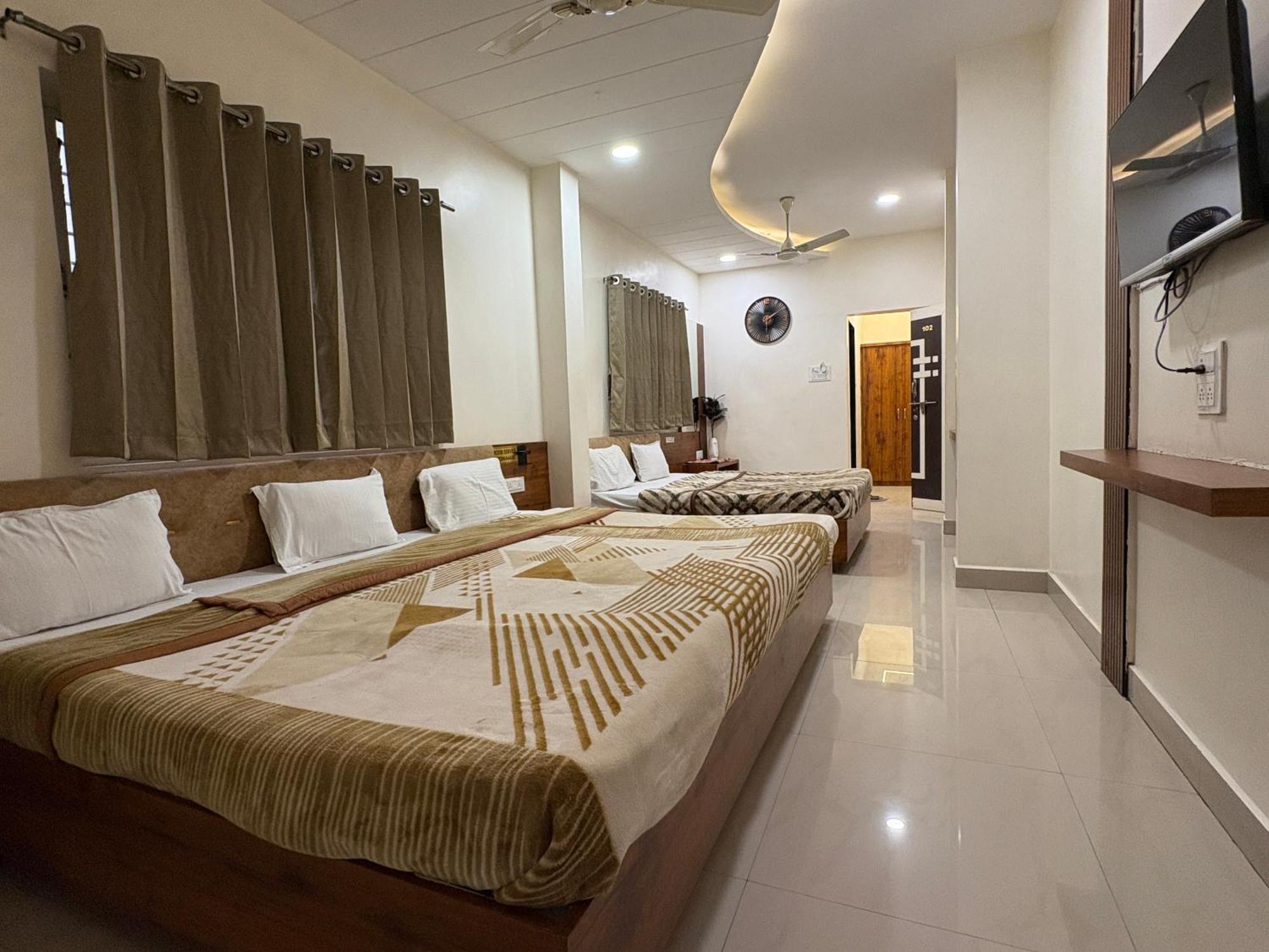 Hotel Anantshree Ujjain Ngoại thất bức ảnh