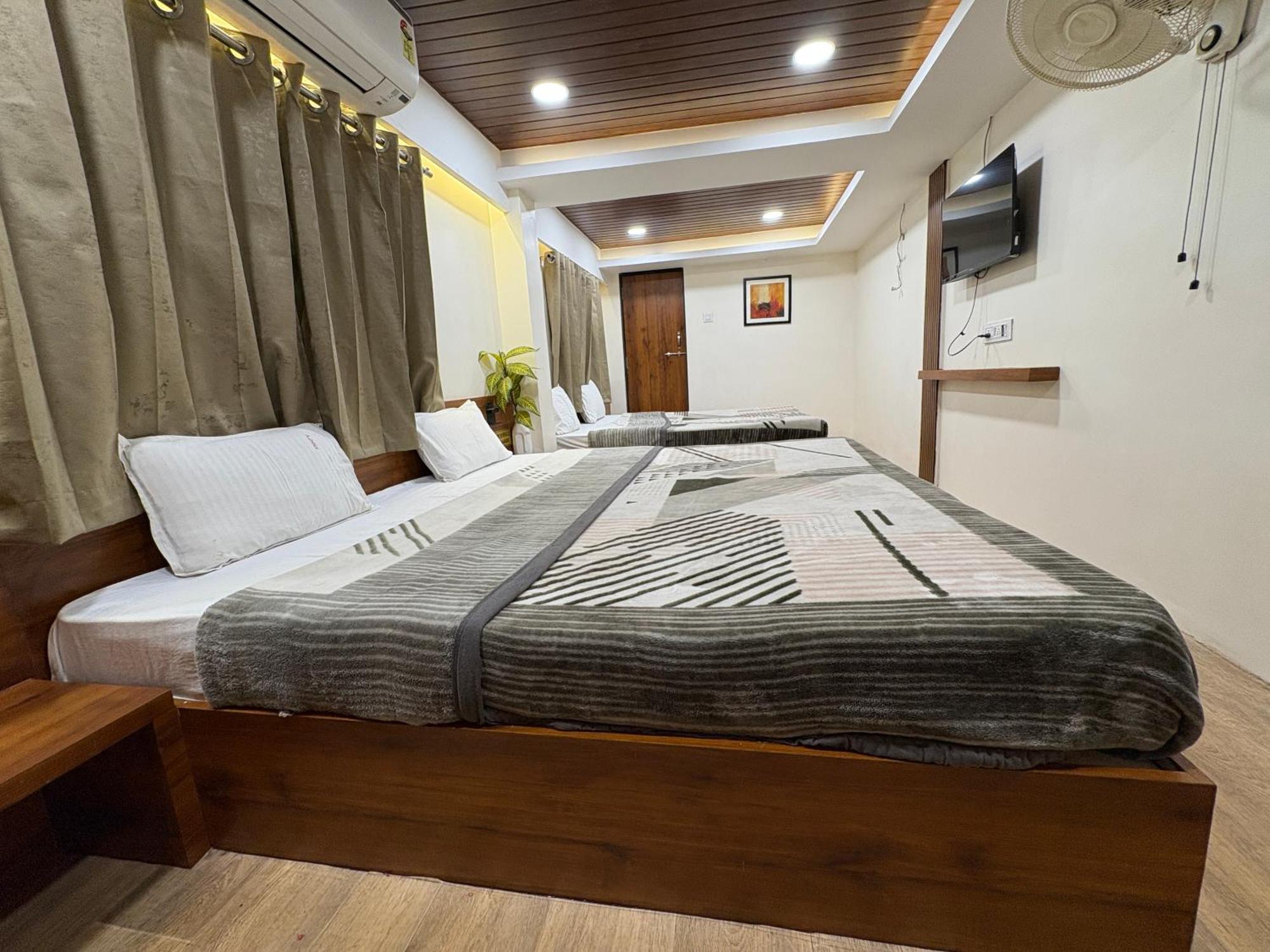 Hotel Anantshree Ujjain Ngoại thất bức ảnh