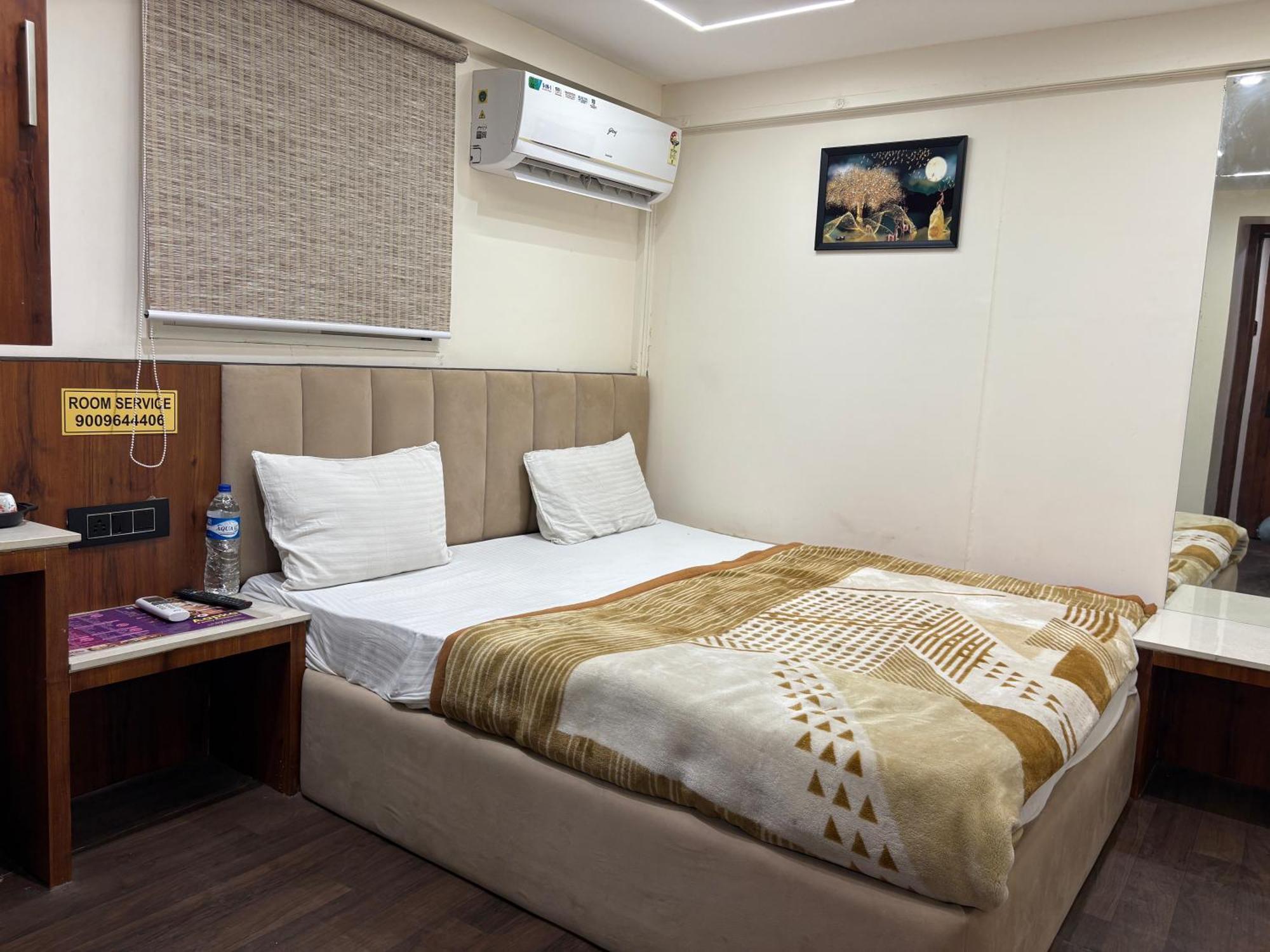 Hotel Anantshree Ujjain Ngoại thất bức ảnh