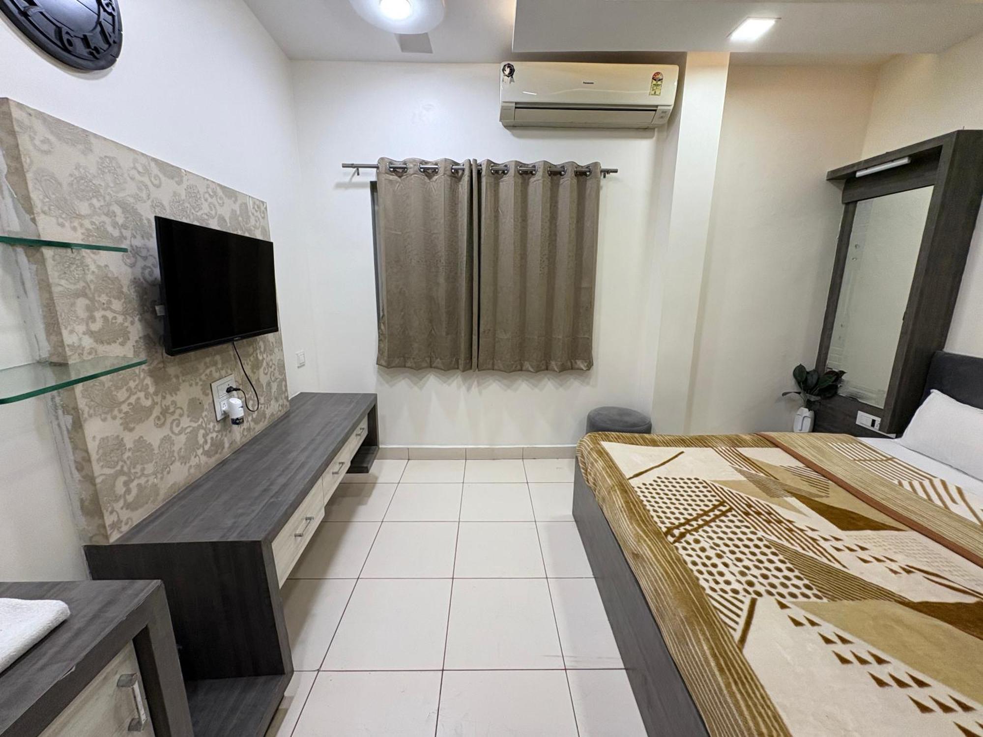 Hotel Anantshree Ujjain Ngoại thất bức ảnh