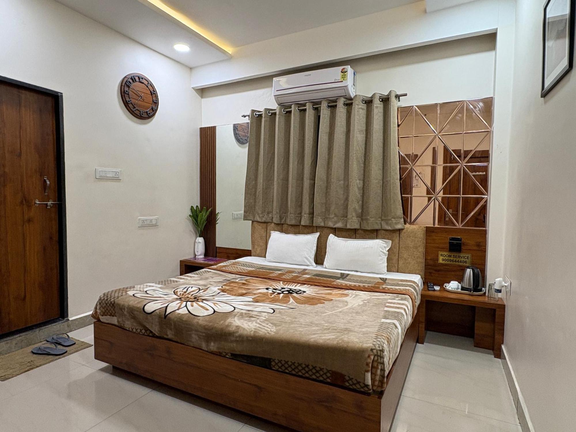Hotel Anantshree Ujjain Ngoại thất bức ảnh