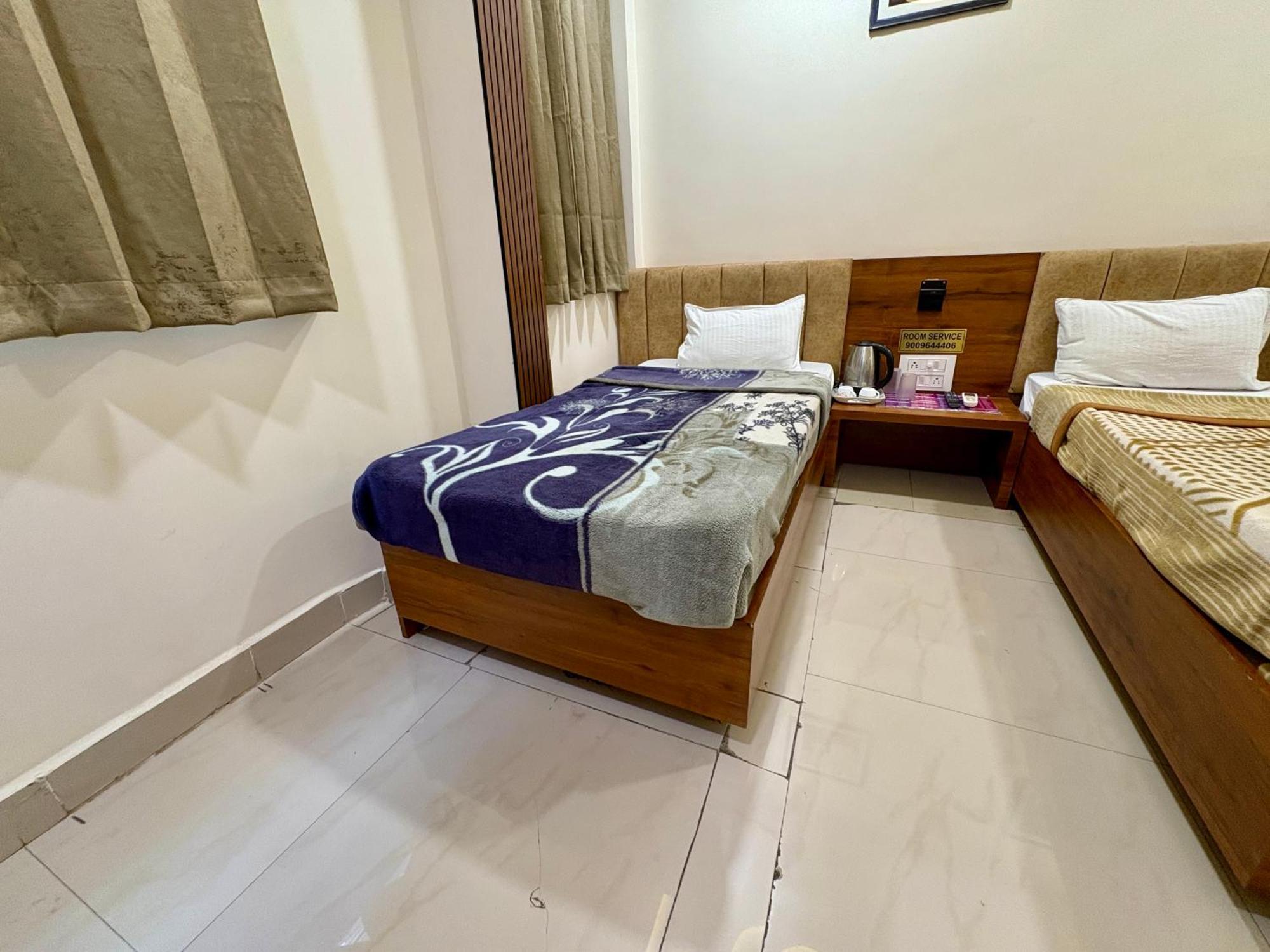 Hotel Anantshree Ujjain Ngoại thất bức ảnh